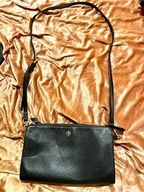 Tory Burch Black Pebbled Leather Crossbody/Clutch/Wallet Small W Detach Strap